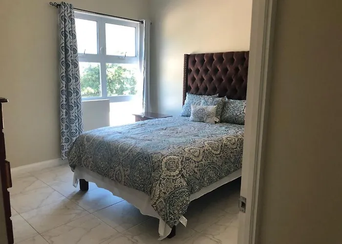 Lovely 2 Bedroom C̅ Netflix Across National Stadium Kingston