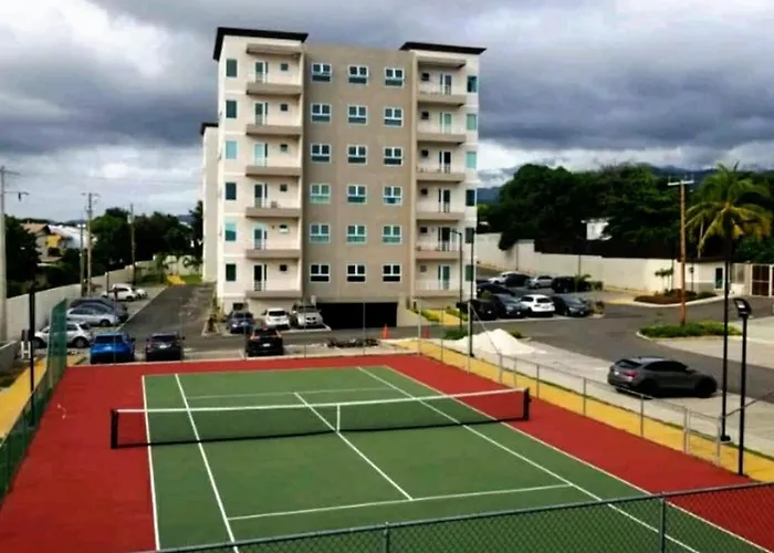 Lovely 2 Bedroom C̅ Netflix Across National Stadium Kingston