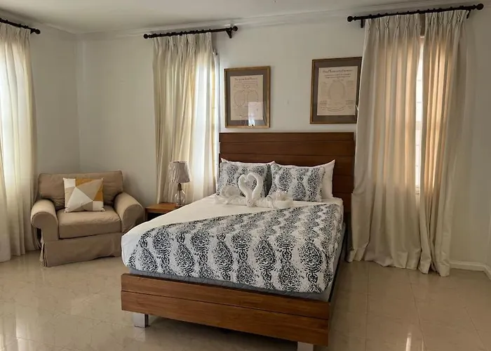 Jacks Hill Villa - Kingston